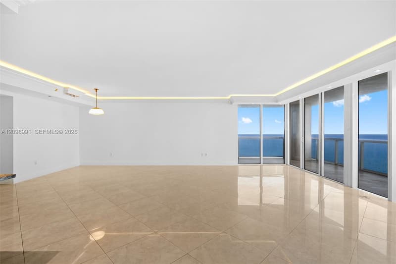 1800 Ocean Dr #3805, Hallandale Beach, 33009