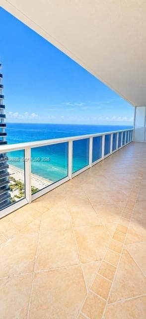 1830 Ocean Dr #3708, Hallandale Beach, 33009
