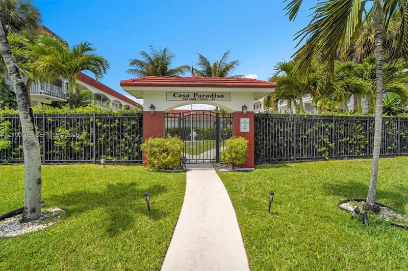 580 Egret Dr #111, Hallandale Beach, 33009