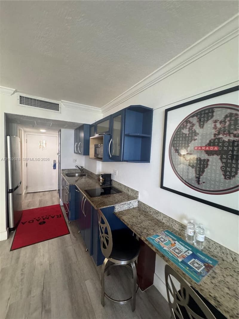 19201 Collins Ave #918, Sunny Isles Beach, 33160
