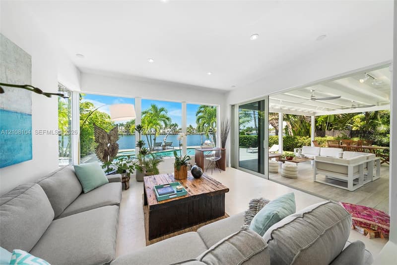 365 Shore Dr, Miami Beach, 33141