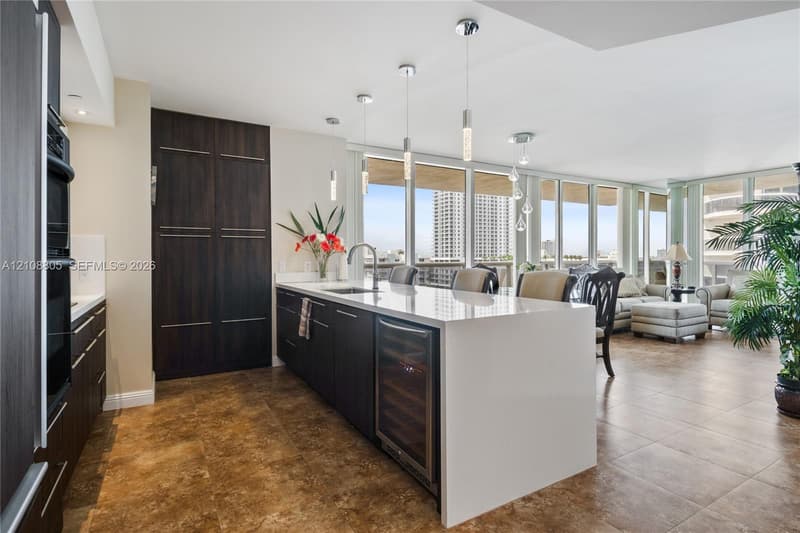 1830 Ocean Dr #1108, Hallandale Beach, 33009