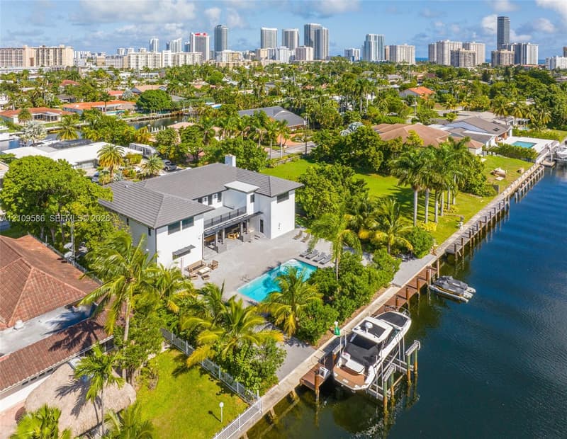 461 Poinciana Dr, Hallandale Beach, 33009