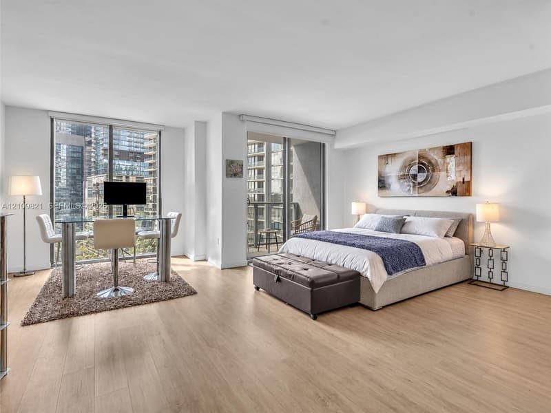 31 6th St #2103, Miami, 33131