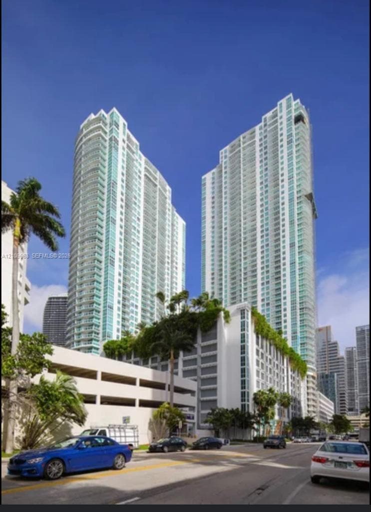 950 Brickell Bay Dr #701, Miami, 33131