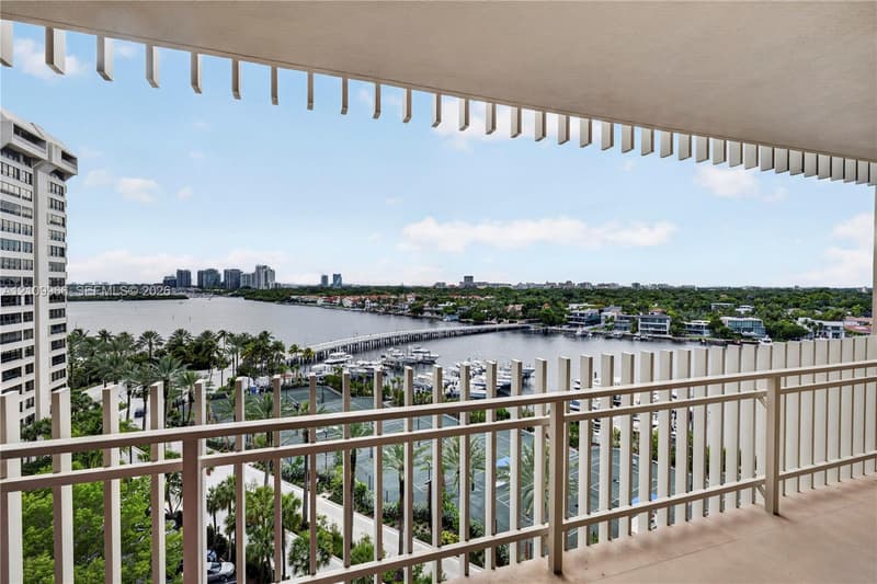 2 Grove Isle Dr #B1008, Miami, 33133