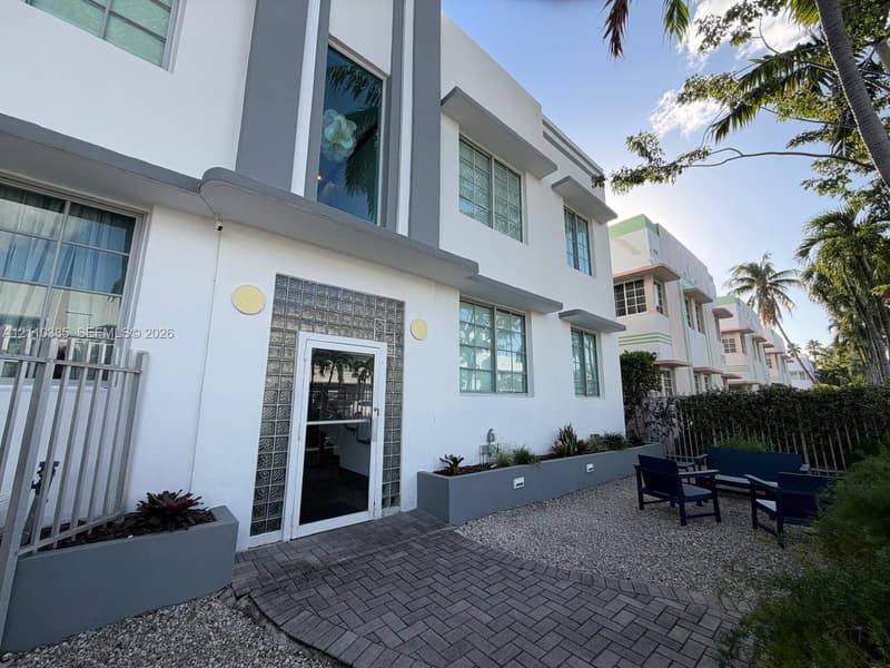 526 15th St #8, Miami Beach, 33139