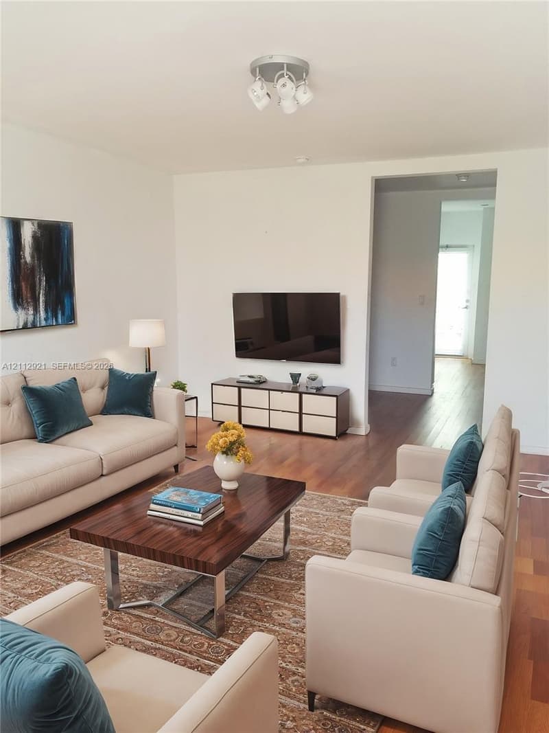 745 13th St #16, Miami Beach, 33139